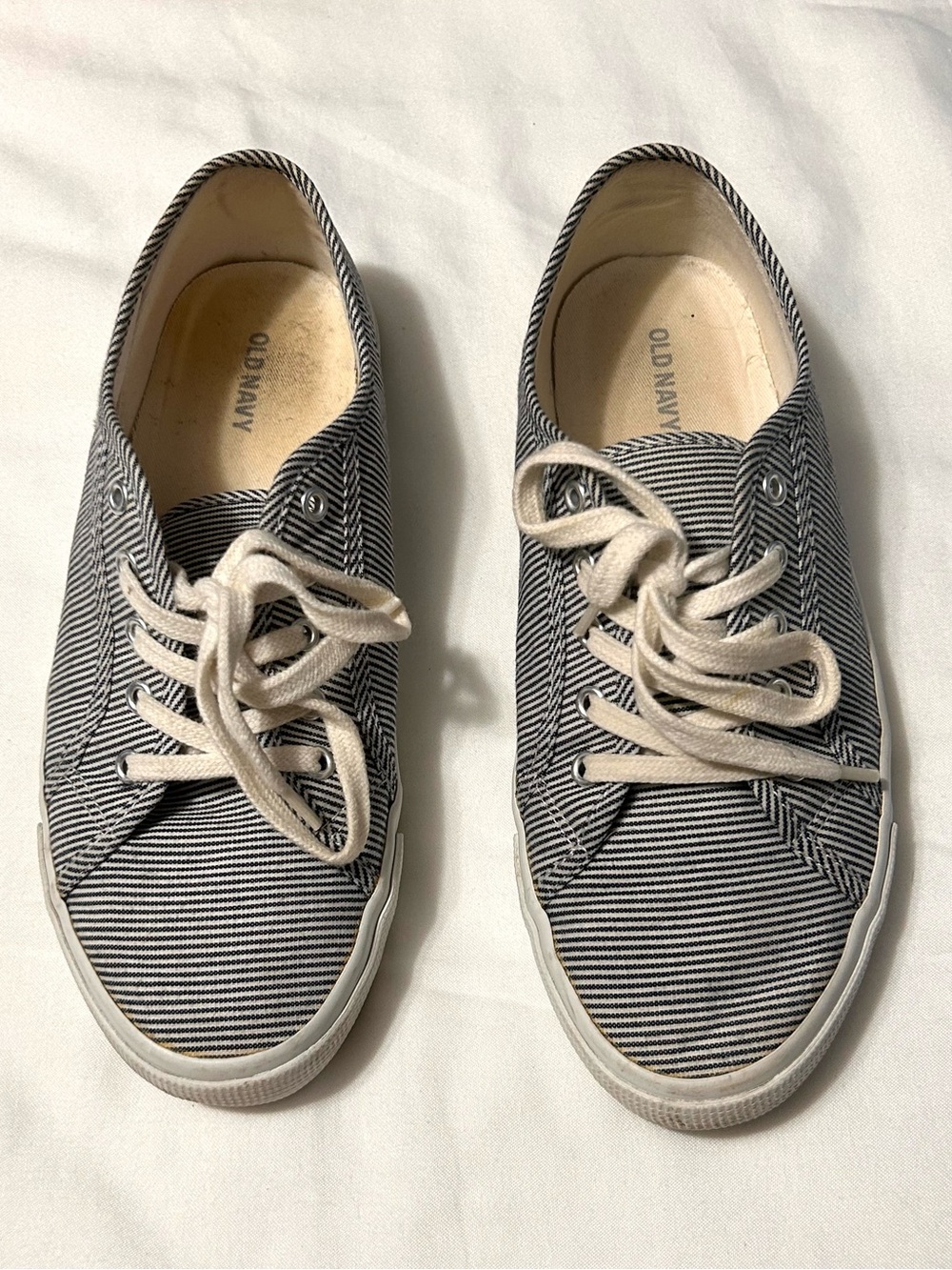 Old Navy Women's Black & White Striped Canvas Lace-Up Sneakers Size 9.5